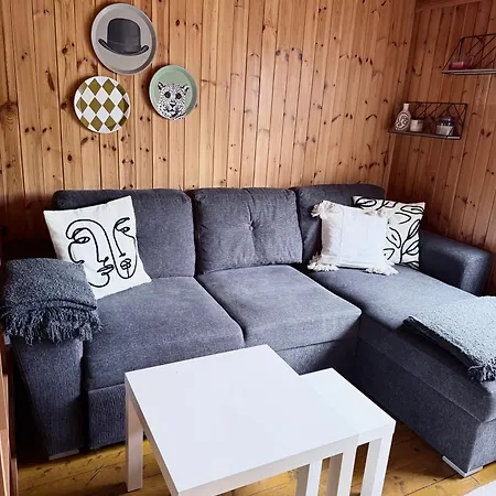 Semesterbostad Komusin