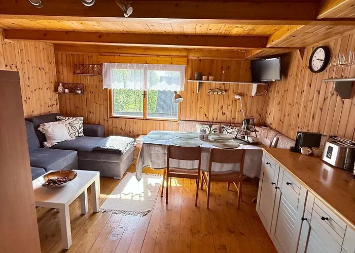 Semesterbostad Komusin *