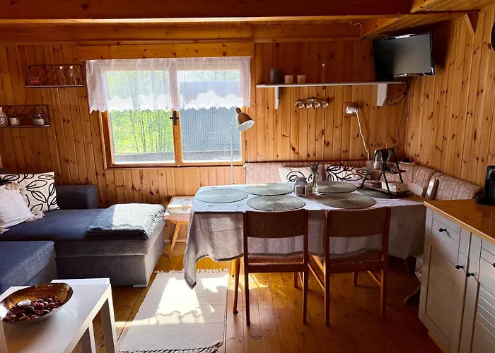 Semesterbostad Komusin
